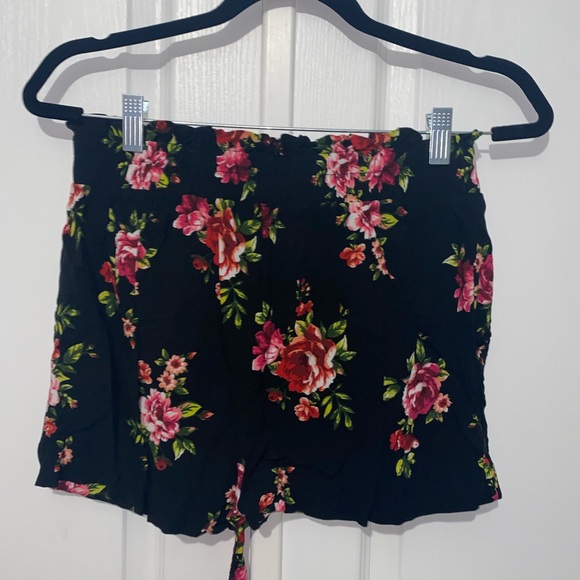 Floral shorts - Picture 2 of 2